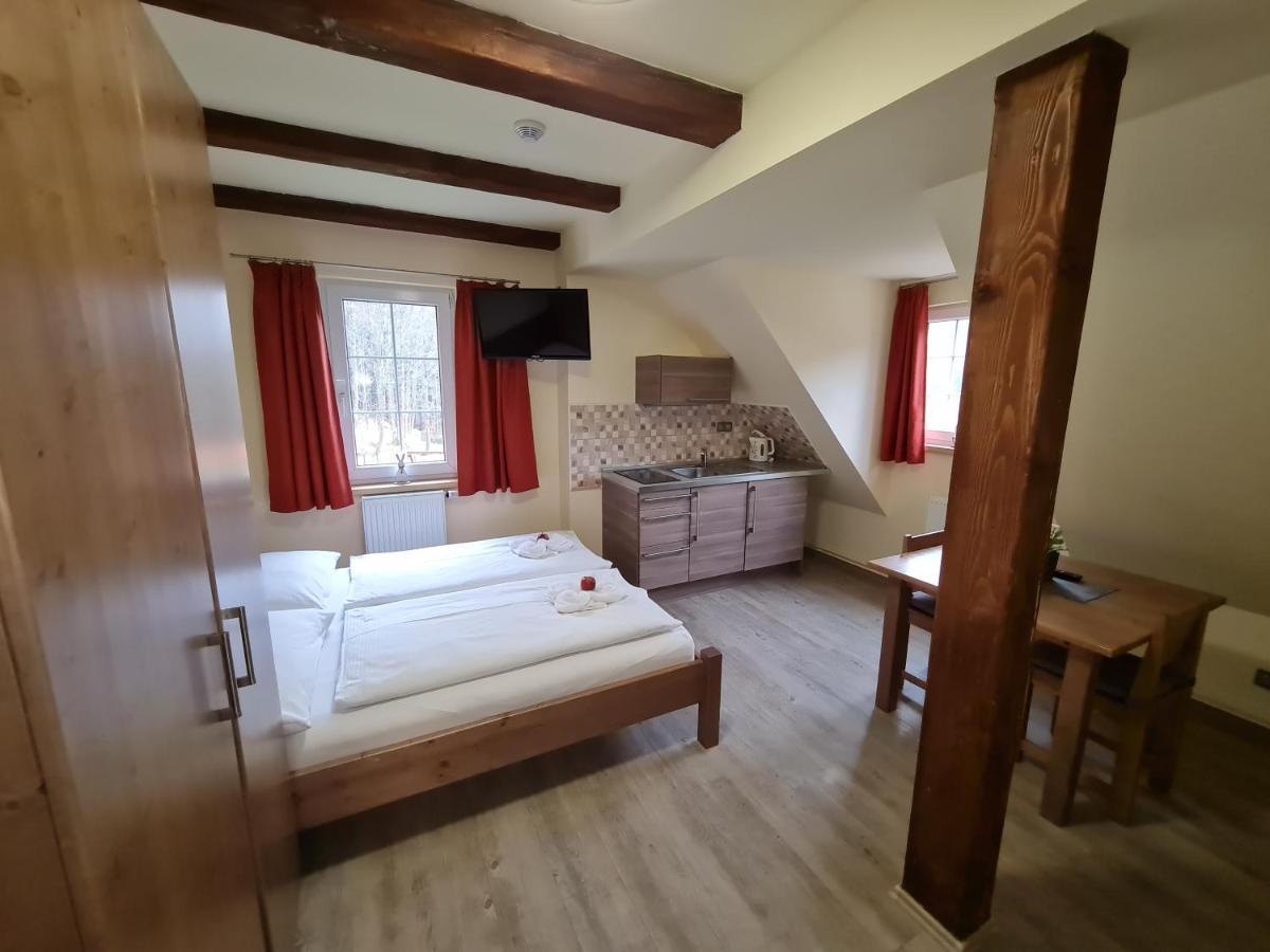 Pension Pstruzi Абертами Екстер'єр фото