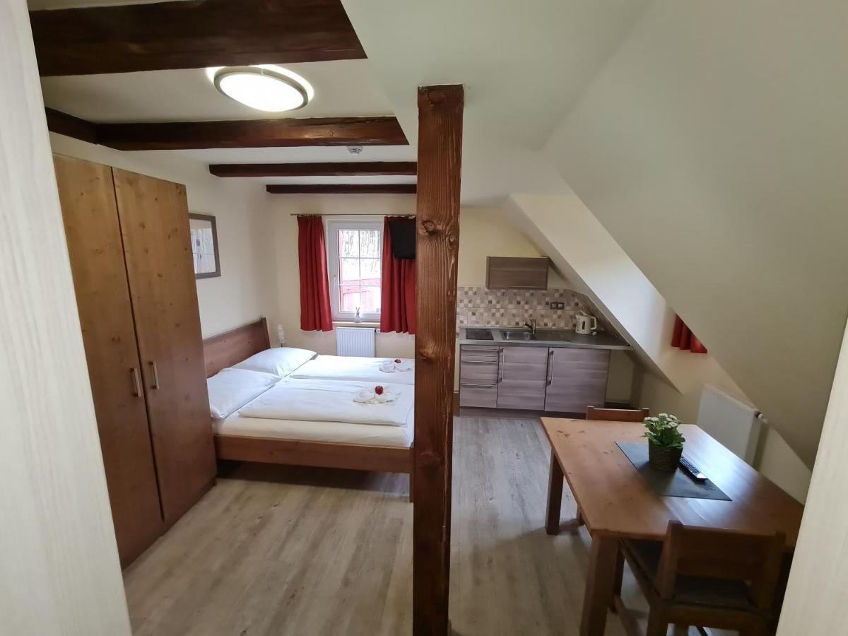 Pension Pstruzi Абертами Екстер'єр фото
