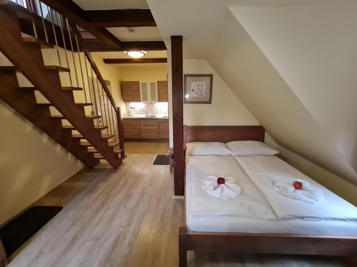 Pension Pstruzi Абертами Екстер'єр фото