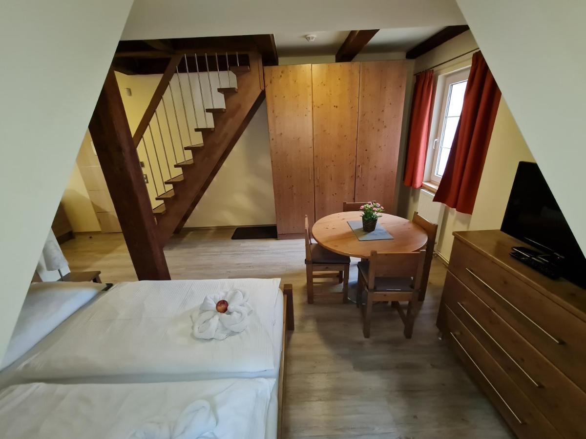 Pension Pstruzi Абертами Екстер'єр фото