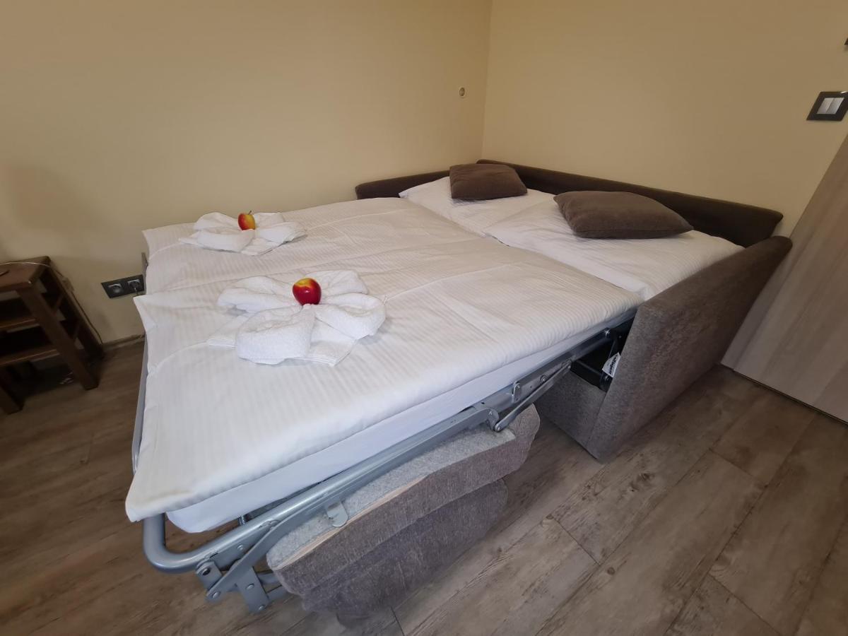 Pension Pstruzi Абертами Екстер'єр фото