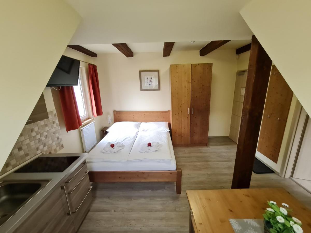 Pension Pstruzi Абертами Екстер'єр фото