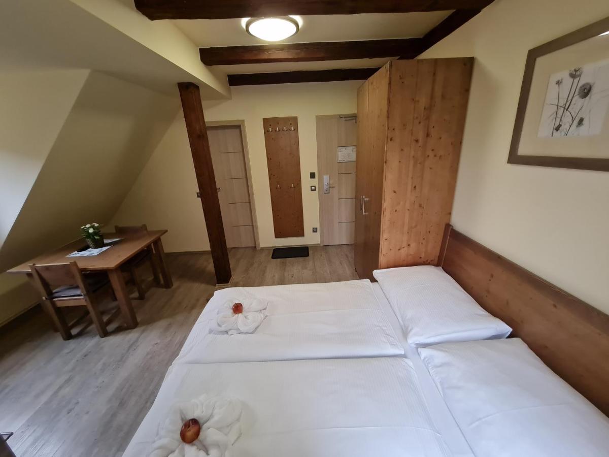 Pension Pstruzi Абертами Екстер'єр фото
